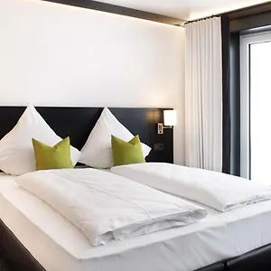 Am By Wmm Hotel