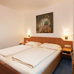 Hotel Anker, Sommerhausen